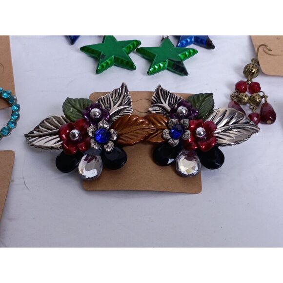 Vintage Earrings Lot of 19 Pairs Different Styles and Colors Jewelry - Picture 9 of 11